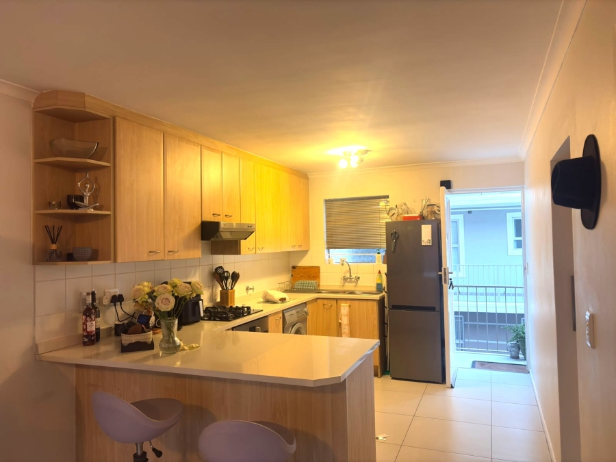 To Let 1 Bedroom Property for Rent in Gardens Western Cape